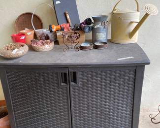 lots of great patio and yard items, all in good shape 