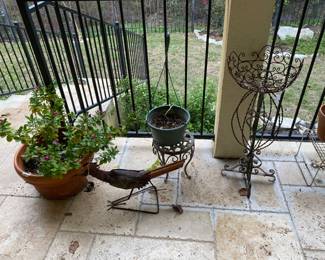 lots of great patio and yard items, all in good shape 