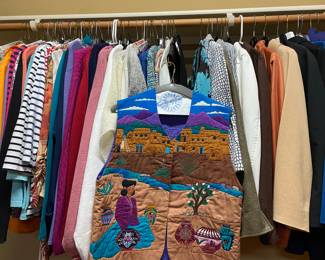 beautiful selection of ladies clothes size small/medium, Chico's and more 