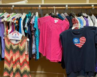 beautiful selection of ladies clothes size small/medium, Chico's and more 