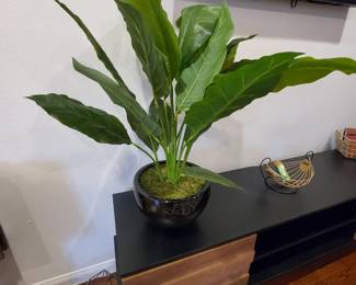 Small artificial plant