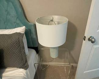Acrylic accent table and white accent lamp (set of 2)
