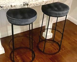 2 barstools