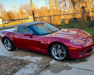 1 owner 2011 convertible  Grand Sport Corvette with ONLY 5,800 MILES !!!  ~ $42,500 .                              SERIOUS INQUIRIES ONLY call or text 940-390-3774