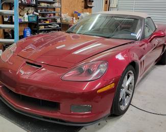 1 owner 2011 convertible  Grand Sport Corvette with ONLY 5,800 MILES !!!  ~ $42,500 .                              SERIOUS INQUIRIES ONLY call or text 940-390-3774