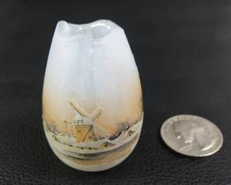 Rare Daum mini art glass egg vase