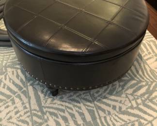 OTTOMAN AND AREA RUG