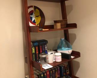 PAIR OF SHELVES