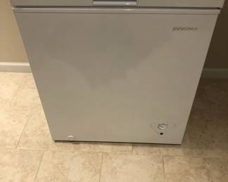 SMALL CHEST FREEZER