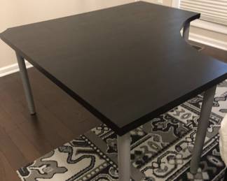 ADJUSTABLE HEIGHT DESK