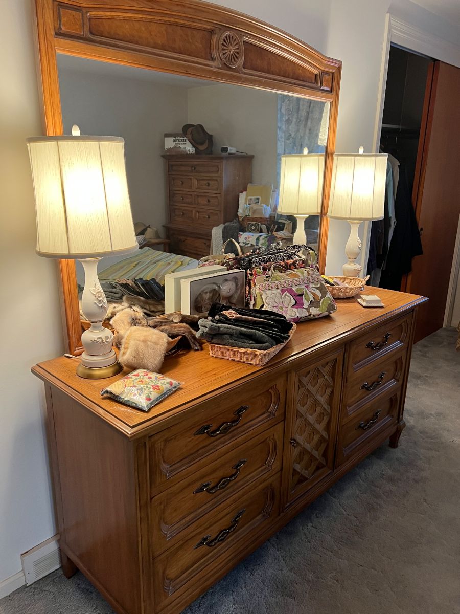 ESTATE SALE BY COLLEEN in Rochester, NY starts on 1/19/2024