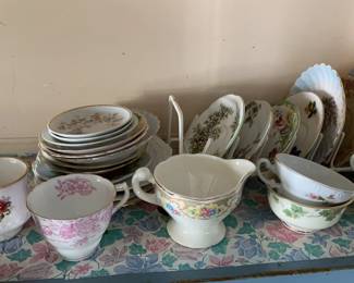 Cups & Saucers 