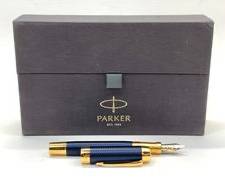 Parker Duofold Navy Blue and Gold Fountain Pen MIB
