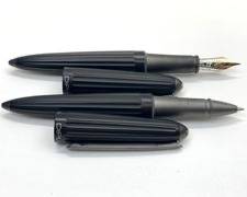 Pair Diplomat Ribbed Black Matte Fountain and Ballpoint Pen Set
