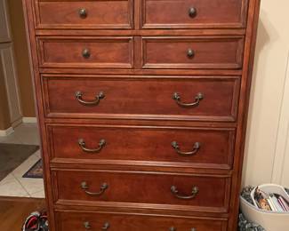 chest of drawers