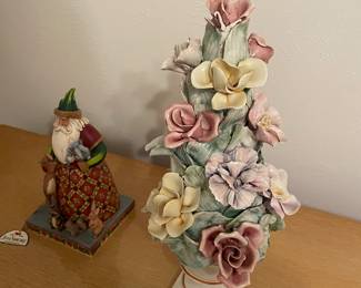 Capodimonte floral sculpture