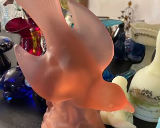 Vintage L E Smith Satin Frosted Pink Glass Art Bird