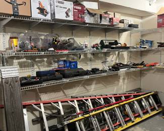 Ladders & tools 