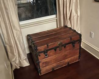Vintage chest 