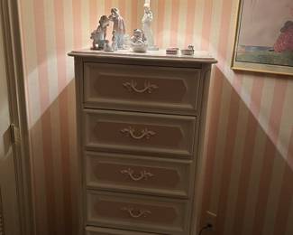 Girls chest of drawers 