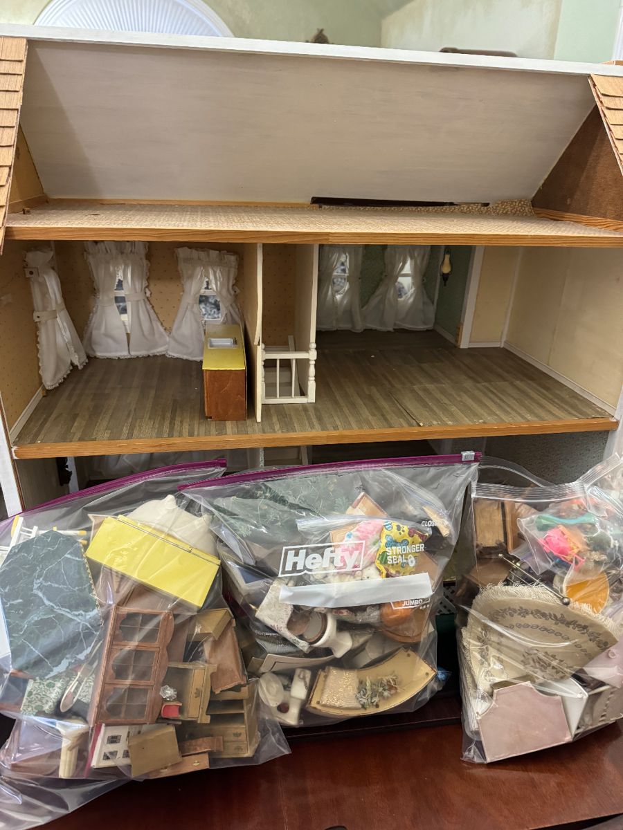 Retro Betties Hurst Estate Sale starts on 1/11/2024