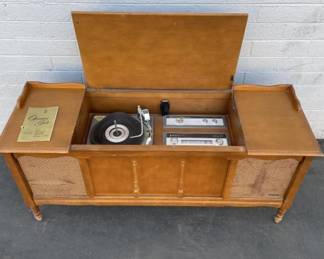 Vintage Zenith Stereophonic Phonograph