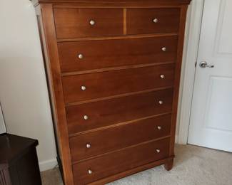 King bedroom set by Thomasville: King bed w wooden head/footboard & siderails,  1 nightstand, 1 long dresser w mirror and 1 tall dresser