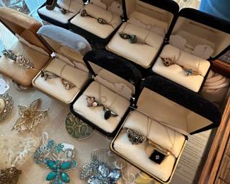 Gifts 001-730-32723 - Miner's Den Jewelers Royal Oak MI