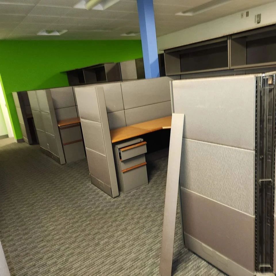 ABSOLUTE ESTATE SALES Office Furniture... starts on 1/11/2024