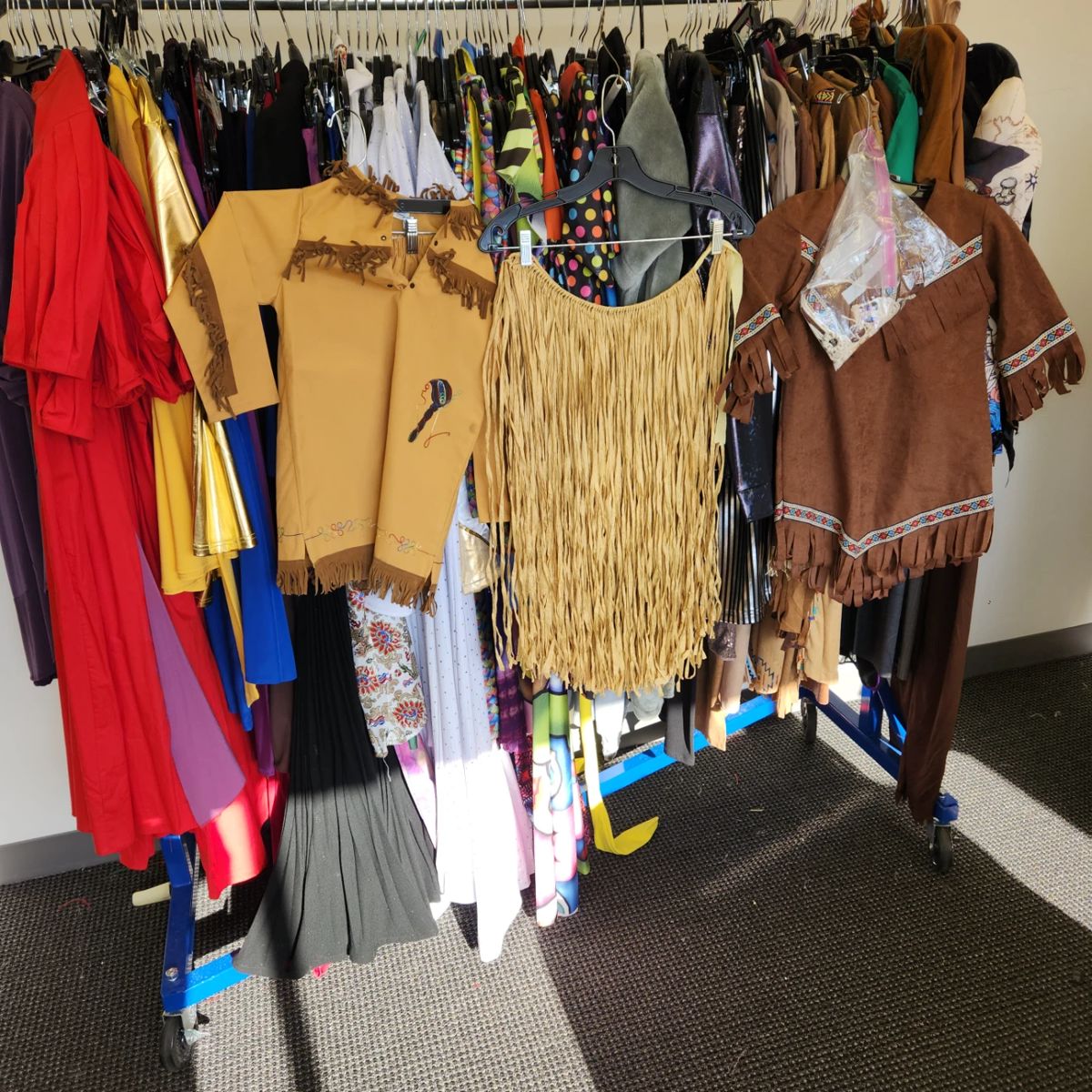 ABSOLUTE ESTATE SALES 50 off ** Hunt Valley... starts on 1/13/2024