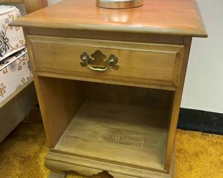 71 Walnut 1Drawer Nightstandmin