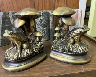 71 Brass Frog Bookendsmin