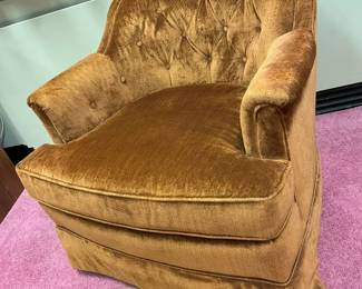 71 Vintage Henredon Swivel Club Chairmin