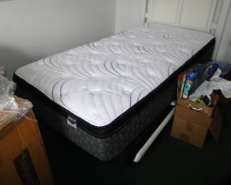 New Twin XL Bellanest (Raymour & Flanagan) Bed