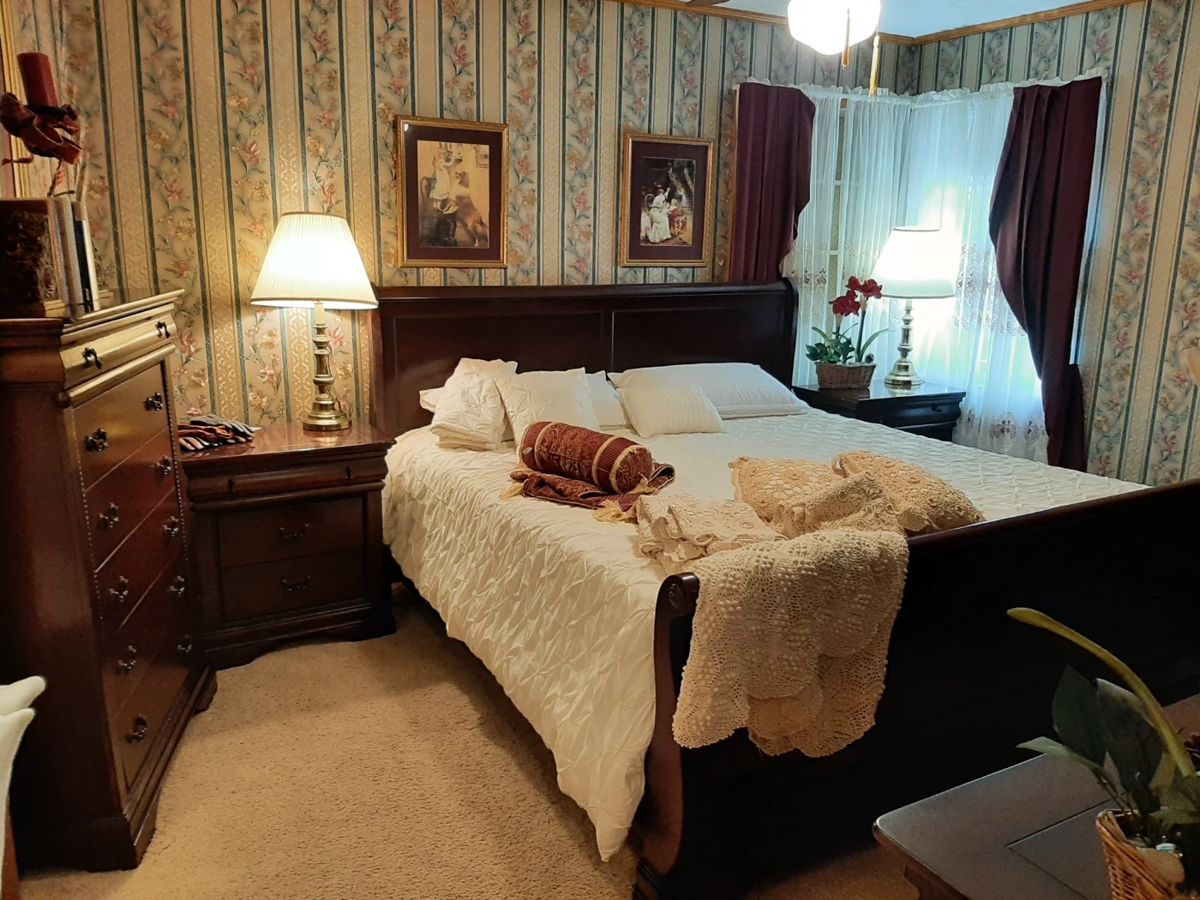 ECES Baker Moore Estate Sale! starts on 1/26/2024