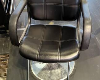 Foot Pump Height Adjustable Barber Beauty Chair, 38.5" Tall At Max Height, With Round Rubber And Metal Base