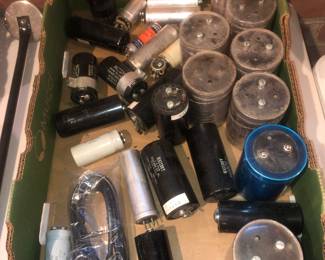 LARGE COLLECTION OF RARE CAPACITORS FROM THE 1960S - ALL AMERICAN
