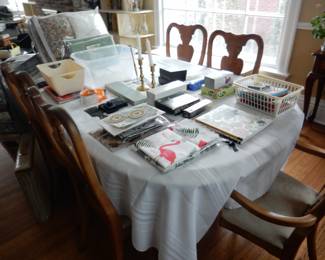 Dining Room Table & Chairs