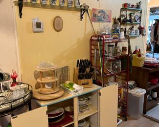 So much kitchen stuff