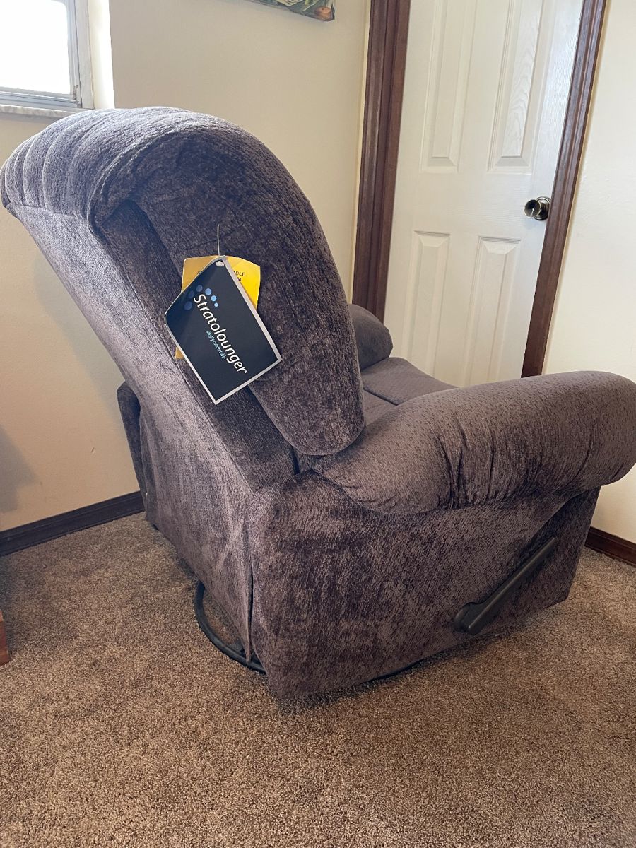 Plant City Estate Sale Hosted By Fresh Start... starts on 1/12/2024