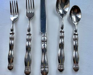 $300 - Southern Living GALLERY  flatware set service for 12 - (total 60 pieces)
