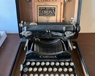 Vintage Corona Domestic Typewriter,  The Persona Writing Machine.