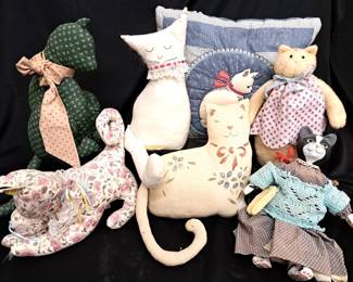 STUFFED CATS LOT PILLOW DECOR