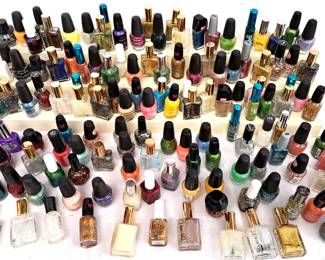 NAILPOLISH LOT 145 BOTTLES 