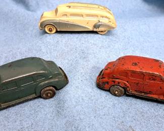 AUBURN RUBBER CO ANTIQUE TOY CARS DIECAST IN RUBBER 
