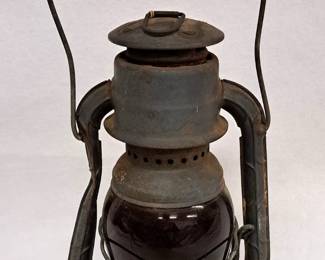 ANTIQUE DIETZ RAILROAD LANTERN