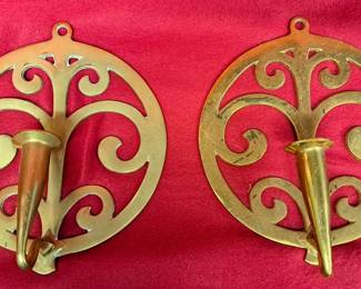 VIRGINIA METAL CRAFTERS WALL SCONCES