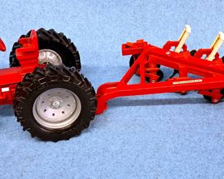 INTERNATIONAL TRACTOR TOY 