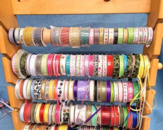 RIBBON ON WOOD HOLDER STAND