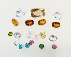 24 Carats Fine Faceted Quartz, Citrine, CZ & Other Loose Gemstones 19 Stones
